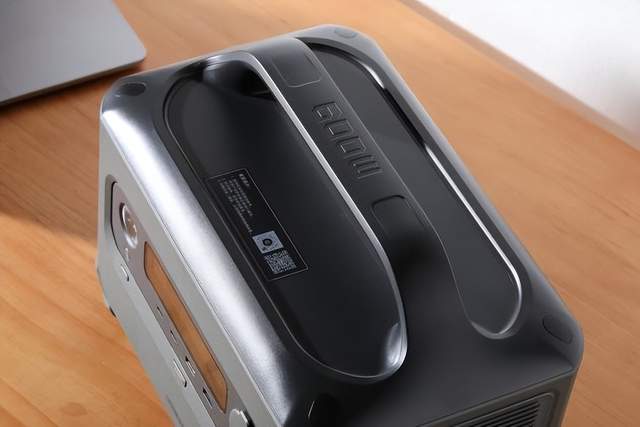 1.5小时充满电，绿联星辰户外电源GS600评测，实现露营用电自由