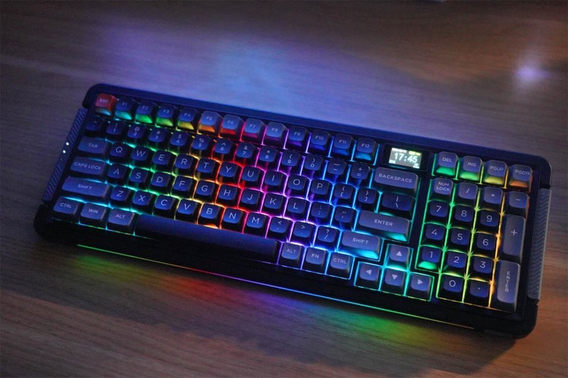 Gasket结构、三模RGB、外加“轻奢”小屏幕，御斧L98值得拥有！