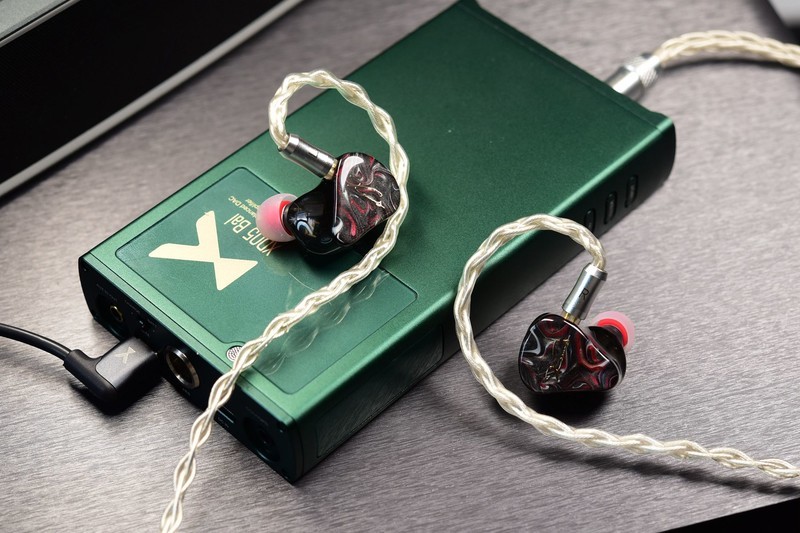 素质均衡、控制稳健的7单元静电圈铁耳塞弦仕UP上手