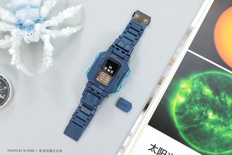 送小朋友啥礼物最好？小天才Z8电话手表，一定能让他成为最靓的仔