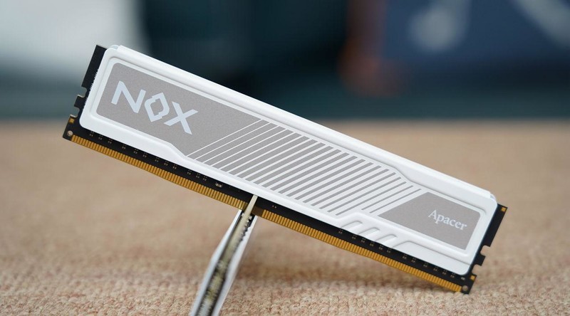不喜光污染玩家的好选择，宇瞻 NOX DDR4 3600 16G×2内存体验分享