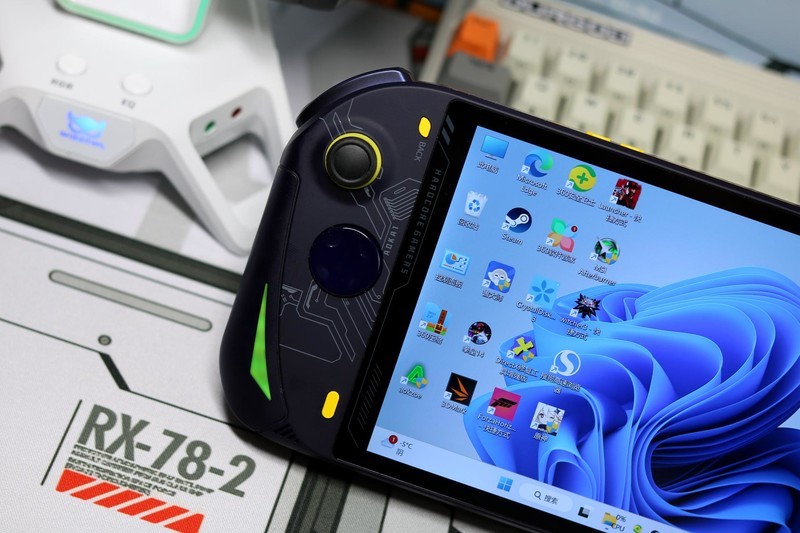 AOKZOE游戏掌机开箱，8英寸1200P屏幕，搭载AMD锐龙7 6800U处理器