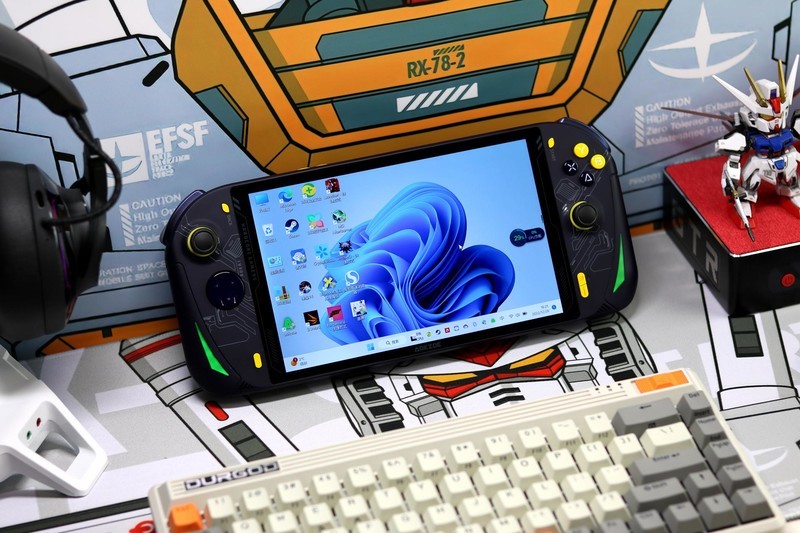 AOKZOE游戏掌机开箱，8英寸1200P屏幕，搭载AMD锐龙7 6800U处理器