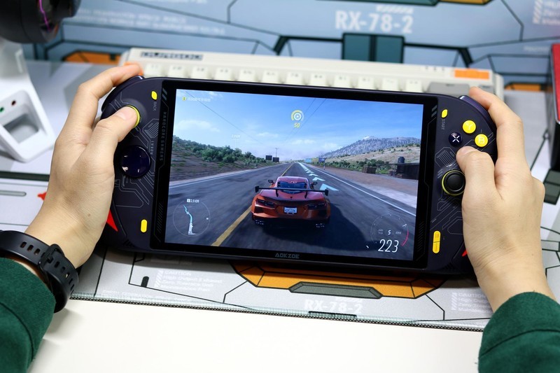 AOKZOE游戏掌机开箱，8英寸1200P屏幕，搭载AMD锐龙7 6800U处理器