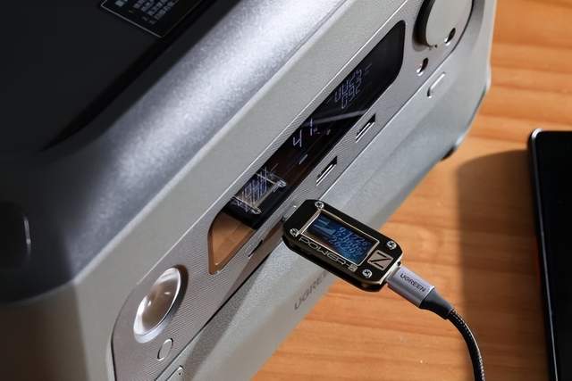 1.5小时充满电，绿联星辰户外电源GS600评测，实现露营用电自由