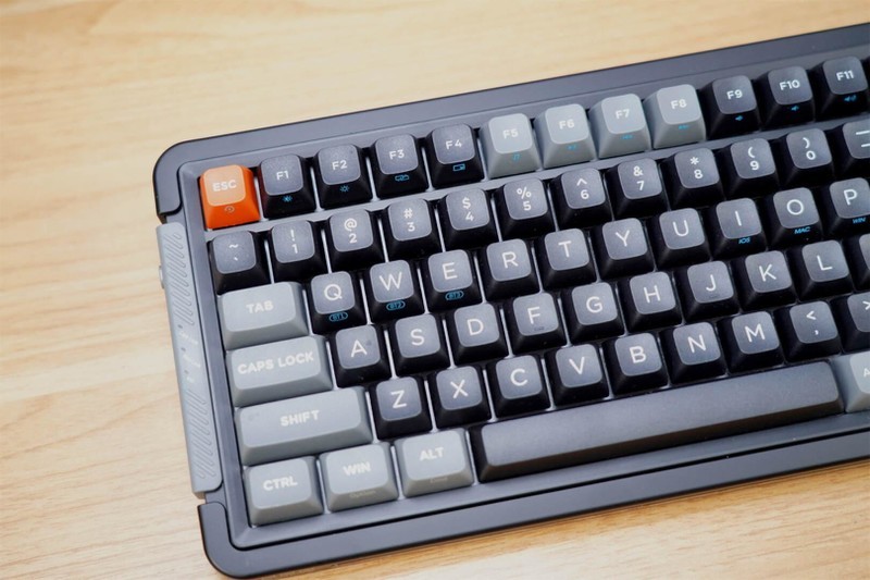 Gasket结构、三模RGB、外加“轻奢”小屏幕，御斧L98值得拥有！