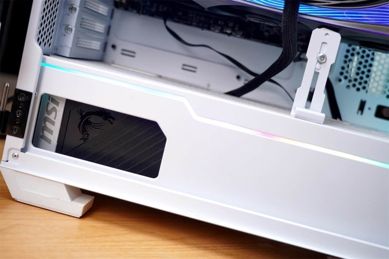 Gasket结构、三模RGB、外加“轻奢”小屏幕，御斧L98值得拥有！