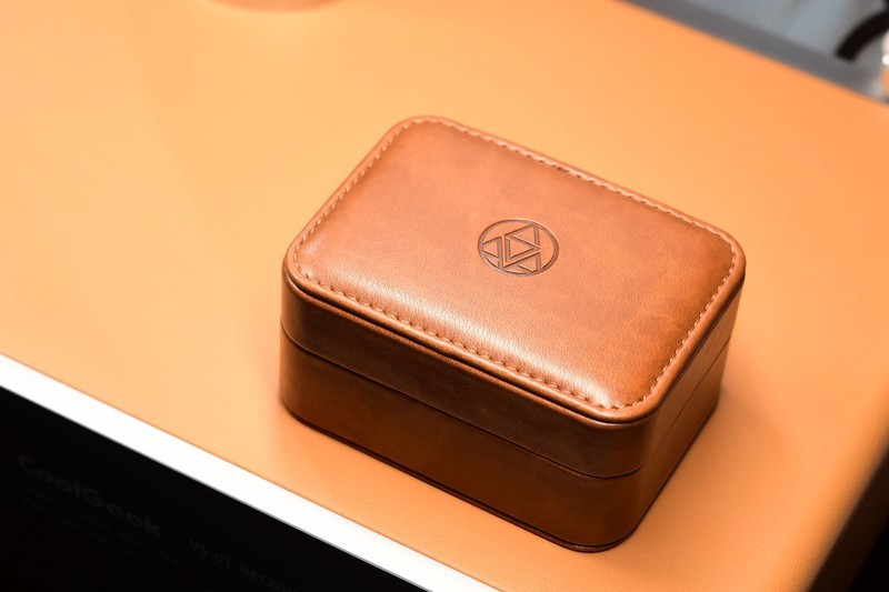 素质均衡、控制稳健的7单元静电圈铁耳塞弦仕UP上手