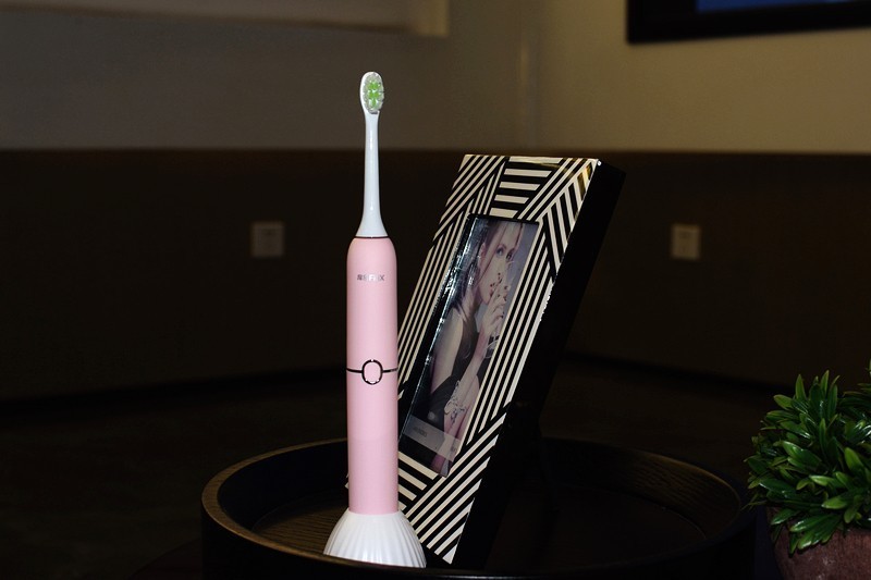 电动牙刷怎么选？一位妈妈的扉乐FiliX电动牙刷种草记
