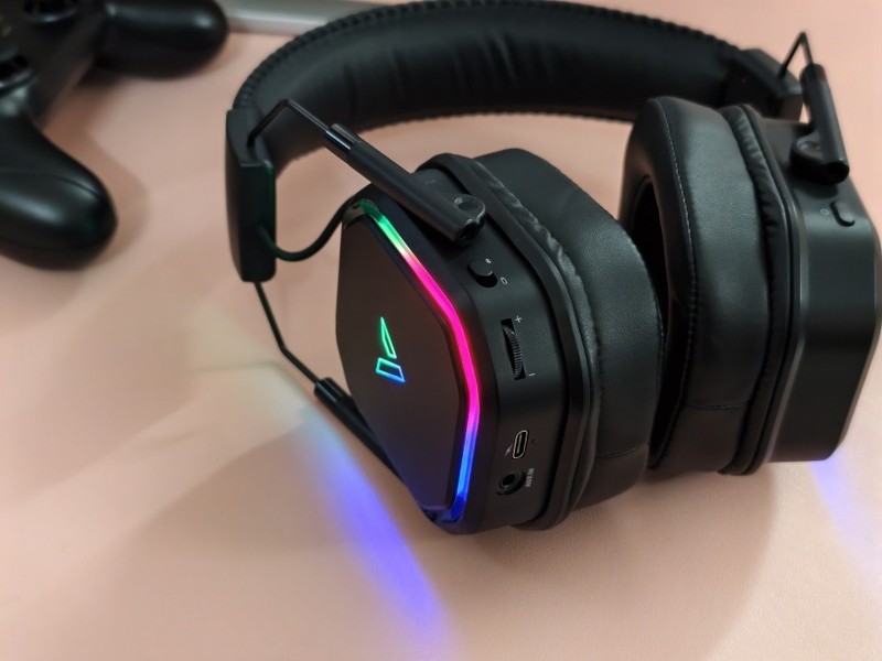 电竞女孩必看！雷柏VH850双音腔音质凭实力圈粉