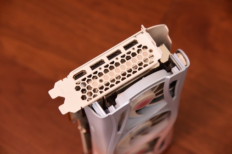 不服来战，2K王者！中端显卡狙击手，AMD RX 9070 GRE首发测试！