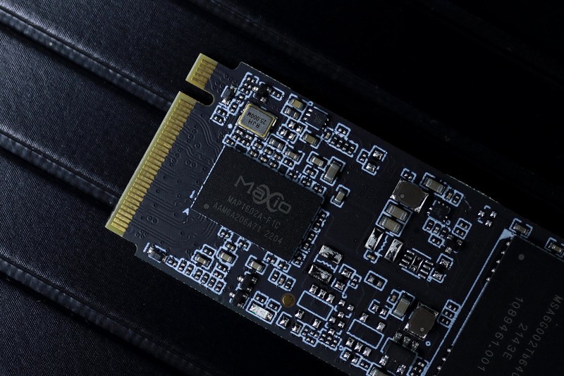 更快、更强的PCIe4.0固态硬盘，海康存储C4000ECO 1TB SSD体验