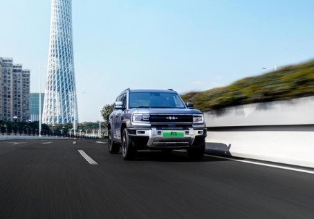 硬派越野SUV市场被翻牌，23.98万起的豹5让梦想不再触不可及