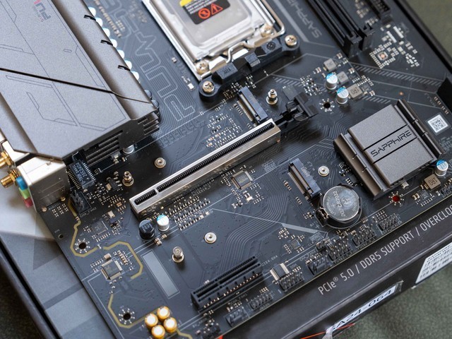 高性价比3A平台推荐，蓝宝石PULSE脉动B650M WIFI主板装机体验