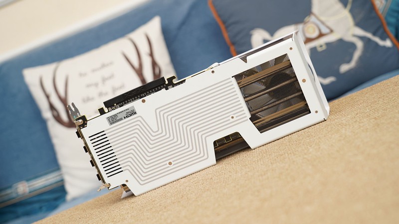 新一代GRE有多能打？AMD RX 9070 GRE首发评测&装机分享