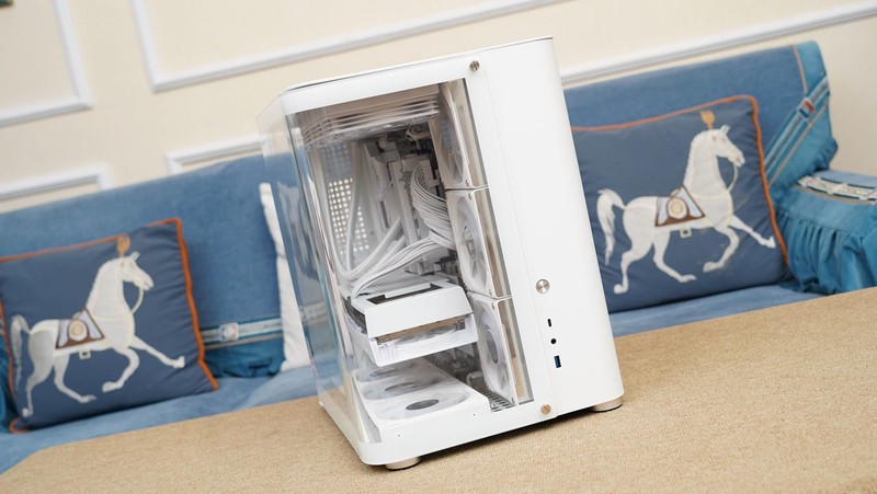 新一代GRE有多能打？AMD RX 9070 GRE首发评测&装机分享