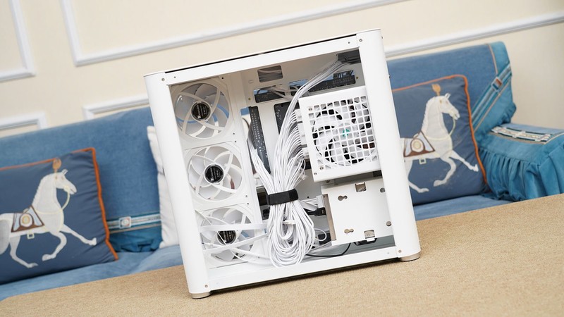 新一代GRE有多能打？AMD RX 9070 GRE首发评测&装机分享