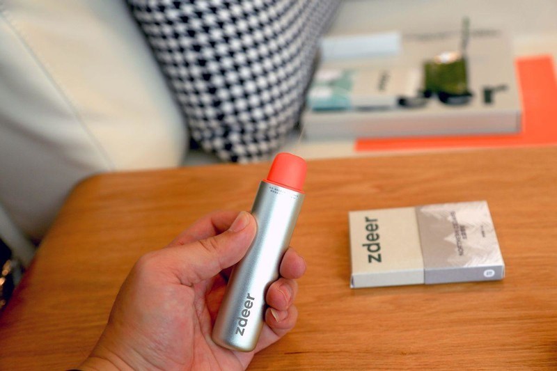 年底烟酒应酬多？你需要左点智能口腔喷雾