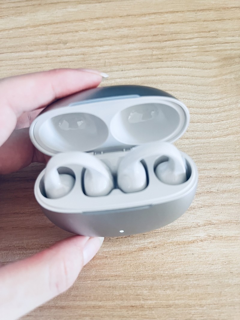 ?漫步者Comfo Clip 开放式耳夹耳机舒适且不失时尚感的产品