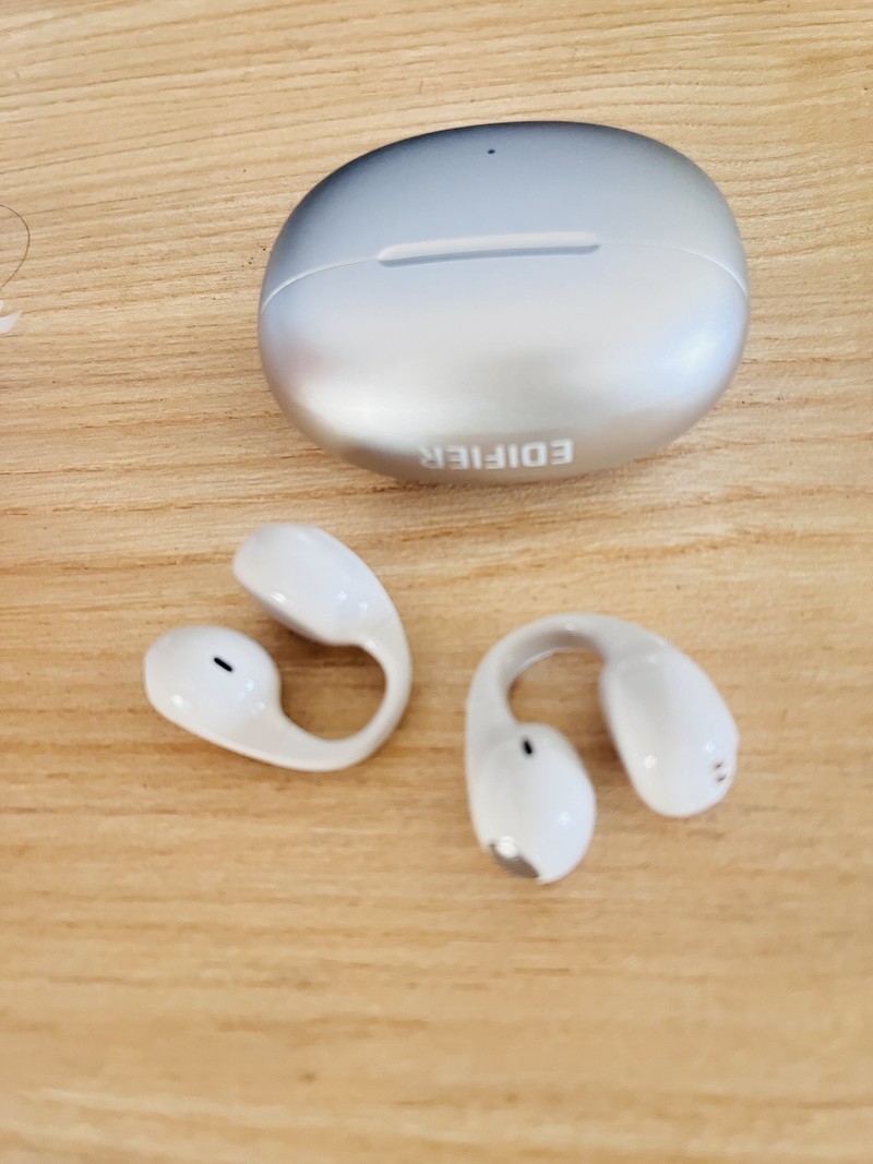 ?漫步者Comfo Clip 开放式耳夹耳机舒适且不失时尚感的产品