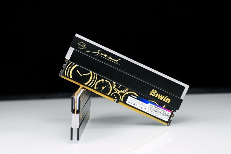 AMD 锐龙 9000 的最佳拍档！佰维 DW100 OC LAB 联名款 DDR5