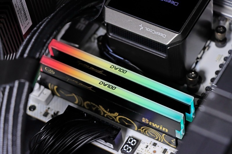 AMD 锐龙 9000 的最佳拍档！佰维 DW100 OC LAB 联名款 DDR5