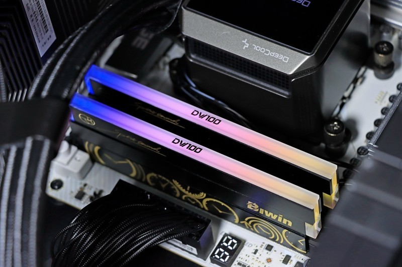 AMD 锐龙 9000 的最佳拍档！佰维 DW100 OC LAB 联名款 DDR5