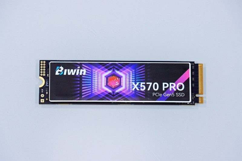 AMD 锐龙 9000 的最佳拍档！佰维 DW100 OC LAB 联名款 DDR5