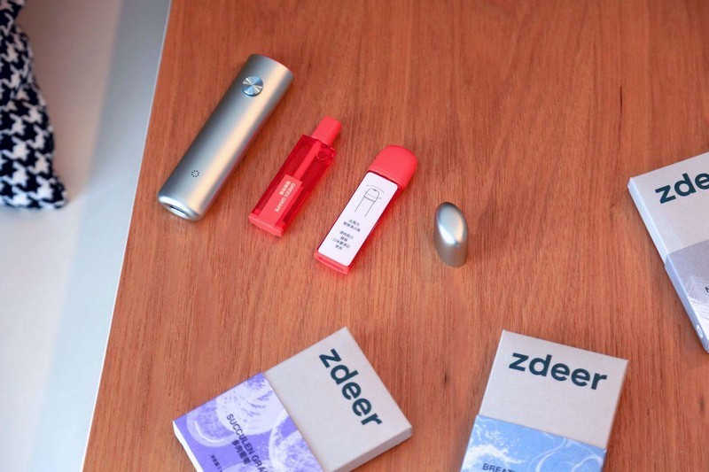 年底烟酒应酬多？你需要左点智能口腔喷雾