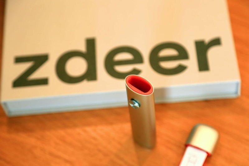 年底烟酒应酬多？你需要左点智能口腔喷雾