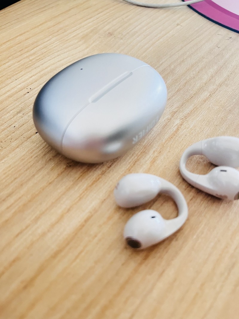 ?漫步者Comfo Clip 开放式耳夹耳机舒适且不失时尚感的产品