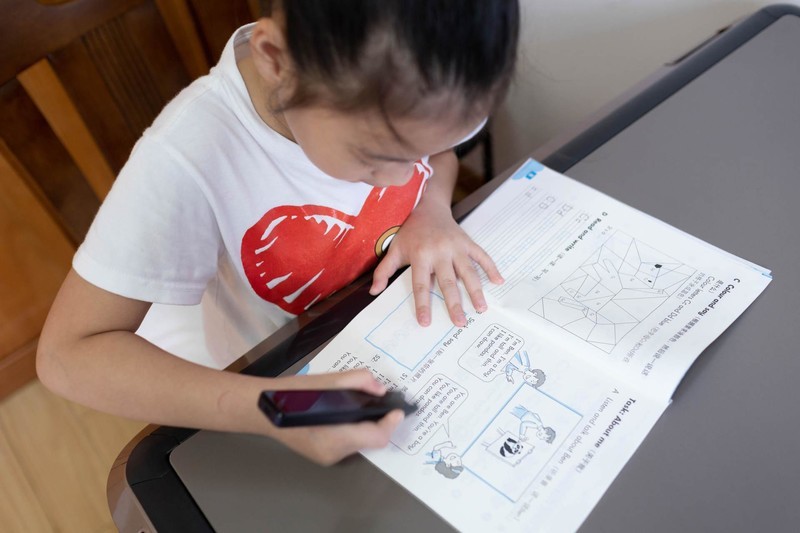 让宝宝爱不释手的专业级学习工具，网易有道词典笔X5