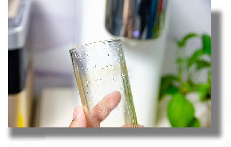 可将12000瓶矿泉水带回家的家里泉矿泉机，让饮用矿泉水不受约束