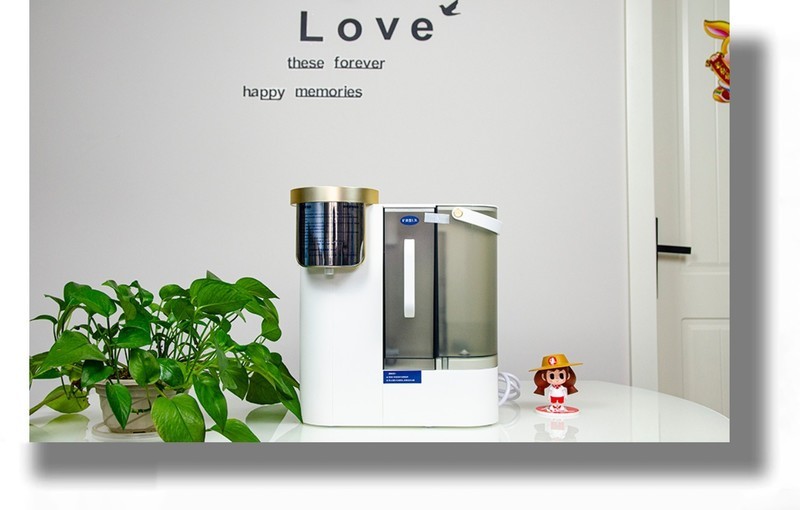 可将12000瓶矿泉水带回家的家里泉矿泉机，让饮用矿泉水不受约束