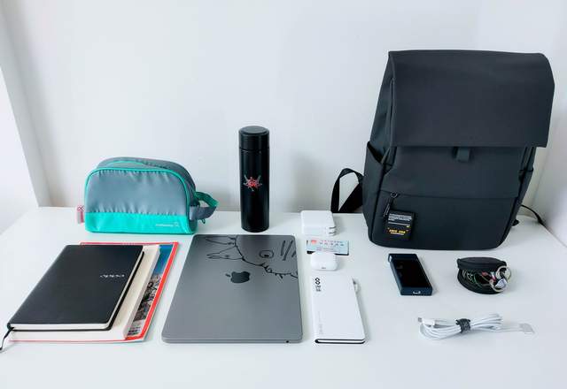 打工族首选，通勤出差一样不差，地平线8号MOMENT双肩包体验