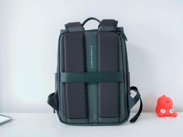 打工族首选，通勤出差一样不差，地平线8号MOMENT双肩包体验