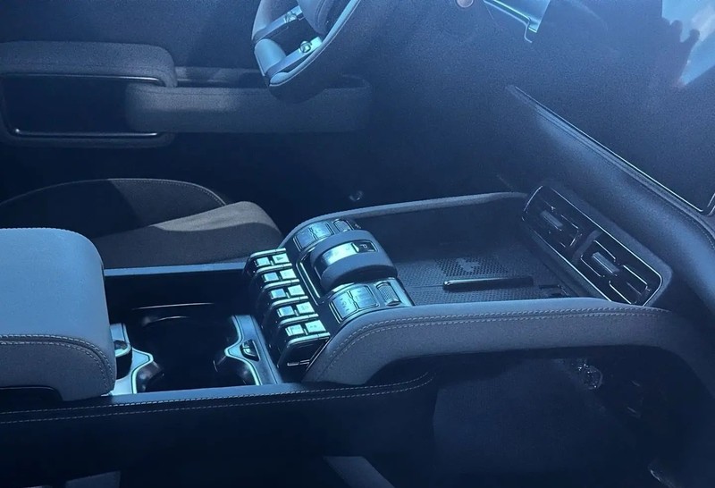 比亚迪作为新能源车的“卷王”再度重拳出击，超级混动硬派SUV豹5全系官价5万