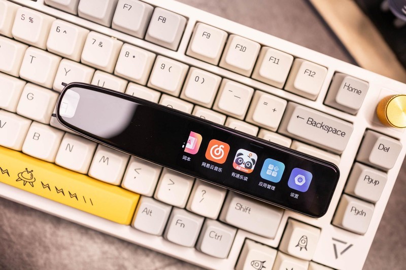 让宝宝爱不释手的专业级学习工具，网易有道词典笔X5