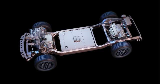 仰望易四方技术很大胆：原地掉头+应急浮水+沙漠冲坡，香喷喷