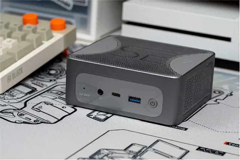 搭载8核心16线程7840HS处理器，32GB内存，零刻SER7迷你主机评测