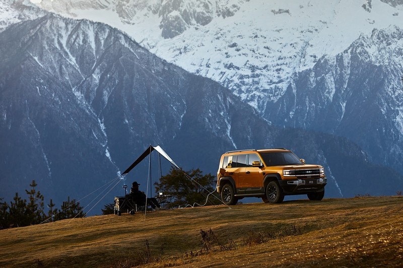 全家族亮相献礼比亚迪 方程豹展现多元创新实力