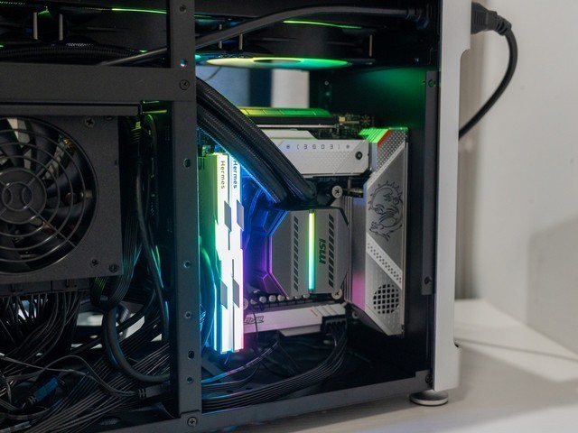 高端玩家必看，内存超到8000+哪些是关键？宏碁掠夺者Hermes新品内存超频实战