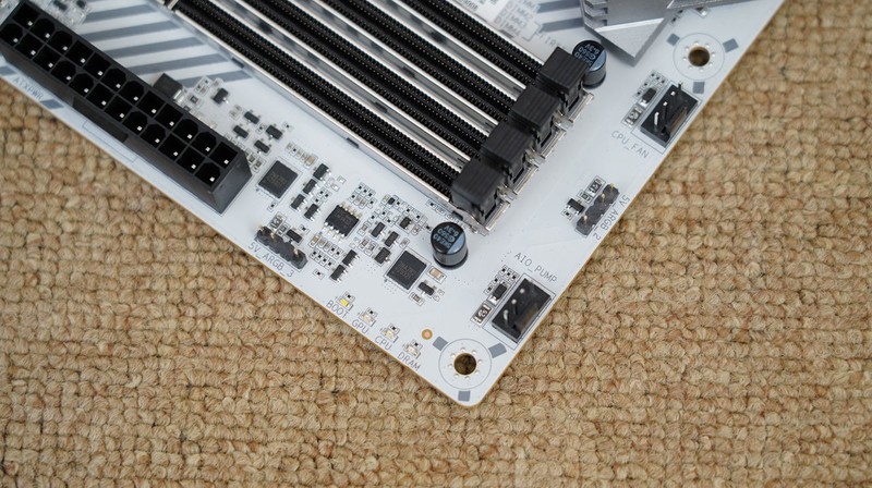 全电竞配置助力9950X3D飞，七彩虹 CVN X870 方舟体验分享