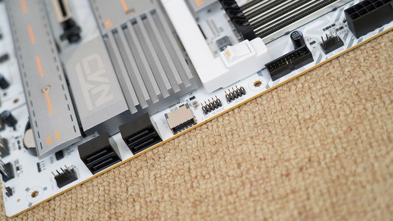 全电竞配置助力9950X3D飞，七彩虹 CVN X870 方舟体验分享