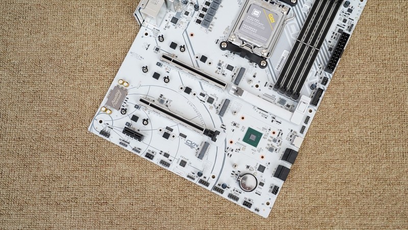 全电竞配置助力9950X3D飞，七彩虹 CVN X870 方舟体验分享