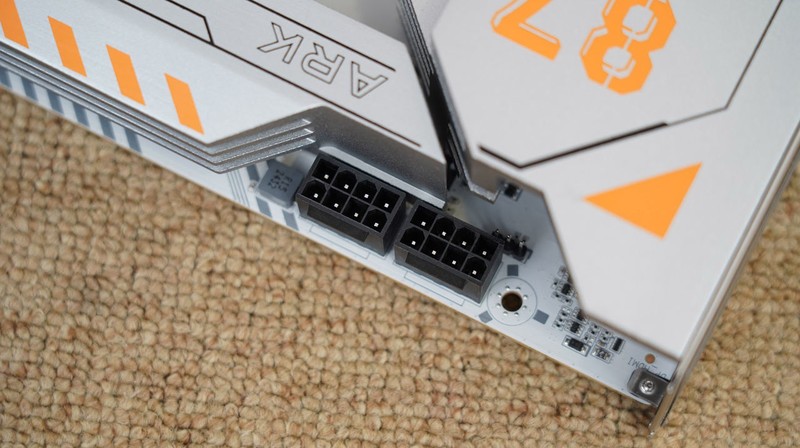 全电竞配置助力9950X3D飞，七彩虹 CVN X870 方舟体验分享