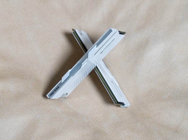 高端玩家必看，内存超到8000+哪些是关键？宏碁掠夺者Hermes新品内存超频实战