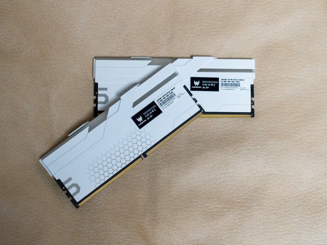 高端玩家必看，内存超到8000+哪些是关键？宏碁掠夺者Hermes新品内存超频实战