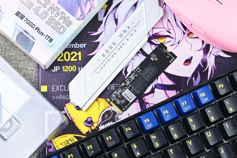 影驰星曜7000PLUS 1TB固态硬盘开箱试玩：低发热实在之选