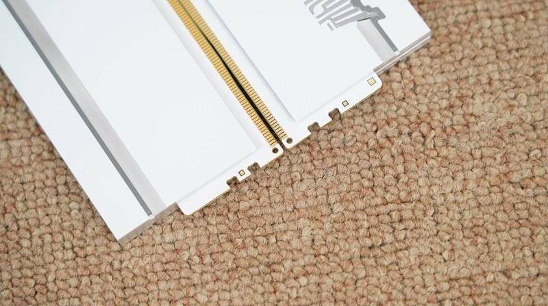 能打又能超？影驰 HOF Pro DDR5 8000 24G×2内存体验分享